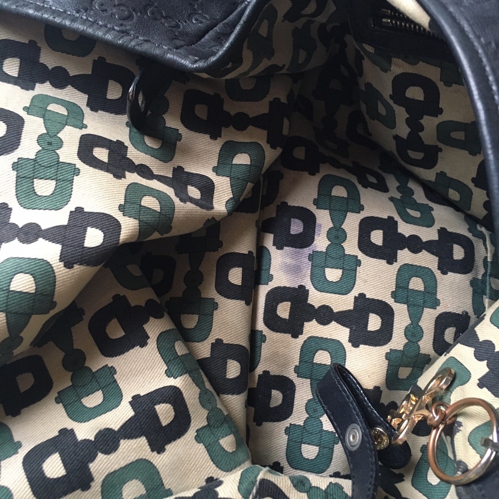 Gucci Black Embossed Leather Tote - Picture 8 of 11